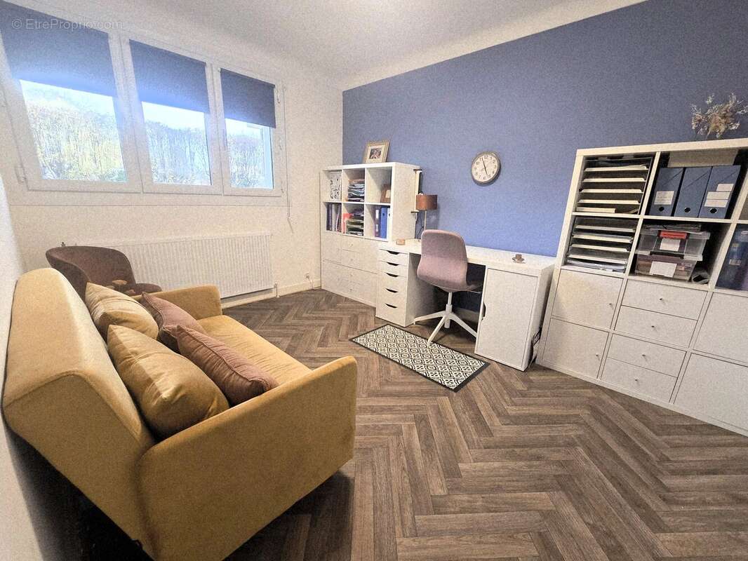 Belle Maison Présentée avec Appartement d’Amis, Piscine et Jardin Clos - photo 15