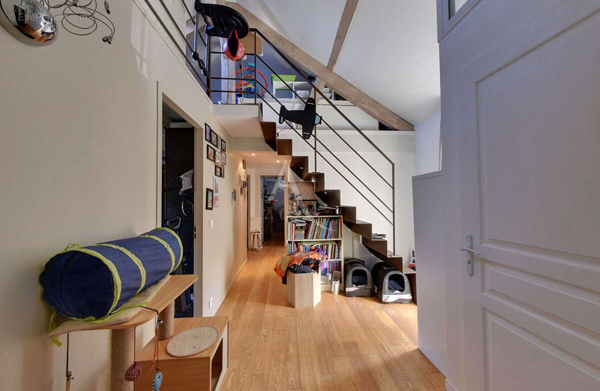 Maison à CHEVRY-COSSIGNY