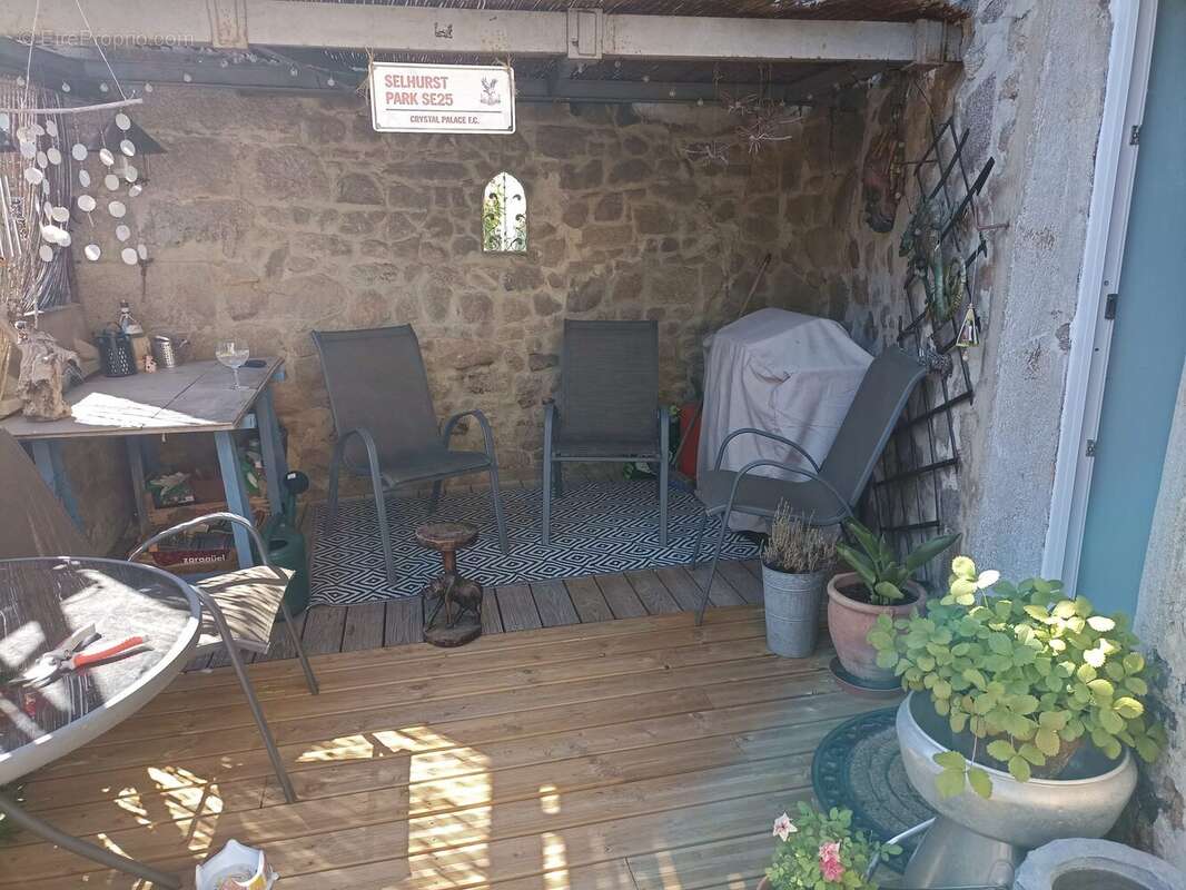 Maison à PEYRAT-LE-CHATEAU
