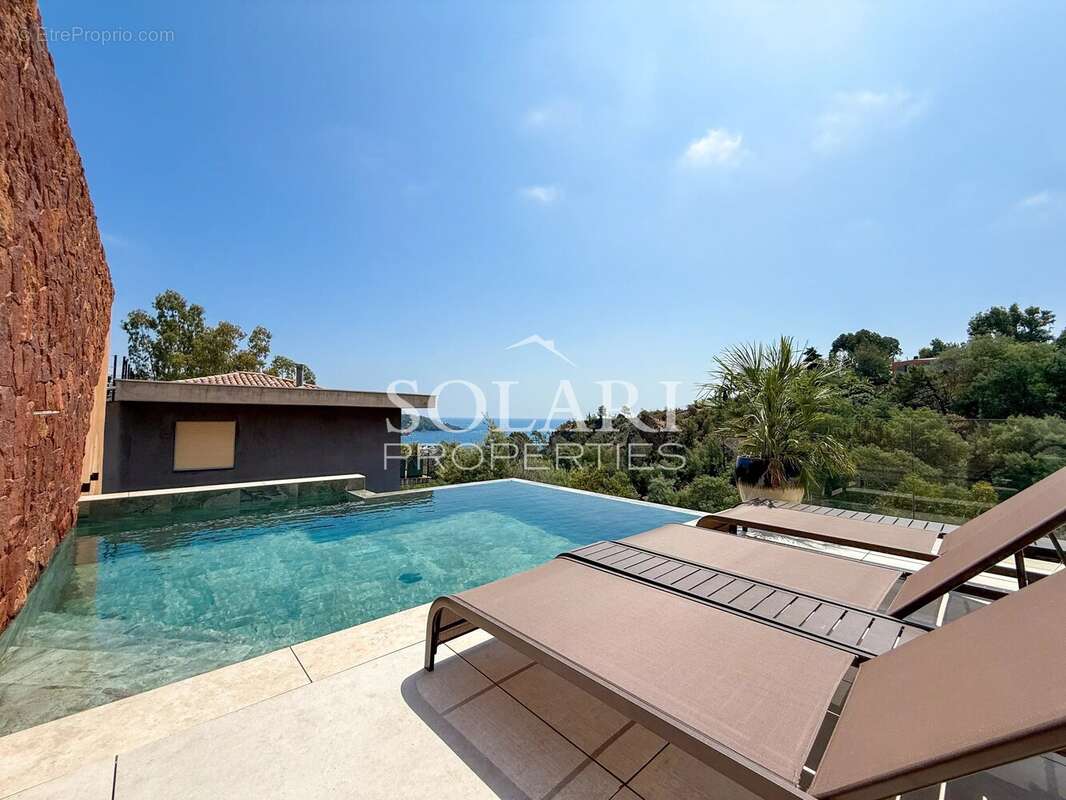 Villa d’architecte avec vue mer et piscine à Théoule-sur-Mer - photo 10