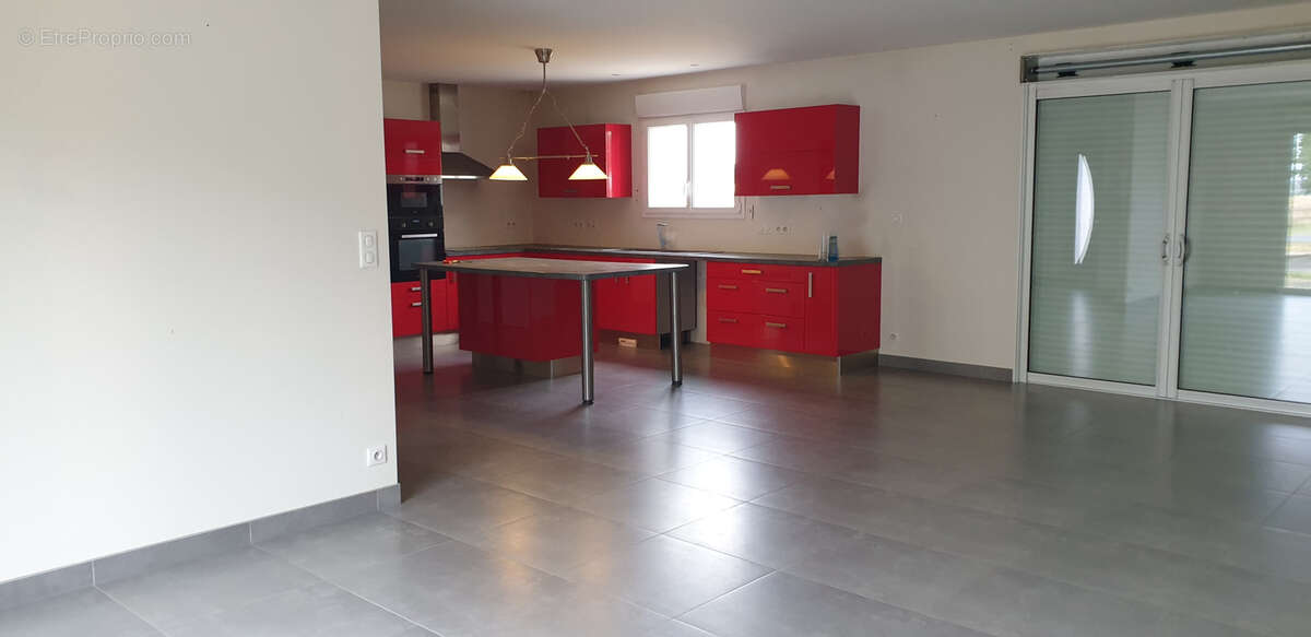 Maison à MARCILLY-SUR-VIENNE