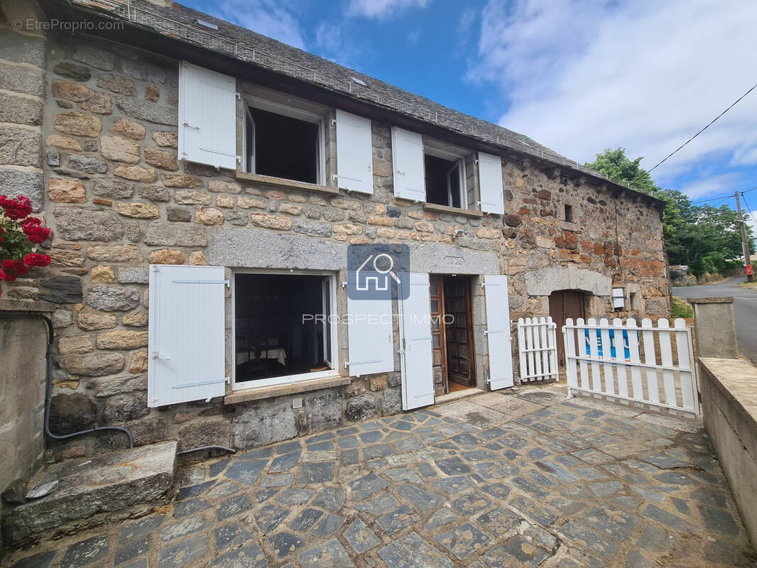 Maison à SAINT-URCIZE