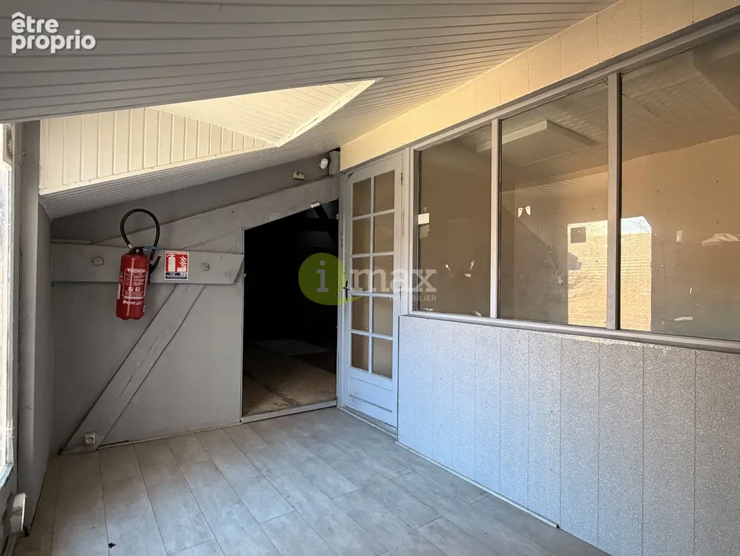 Local d'activité - mairie saint-ouen - 450 000 fai - photo 5