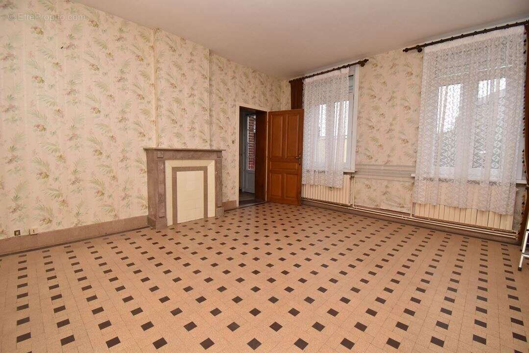 Maison à FONTAINE-AU-PIRE