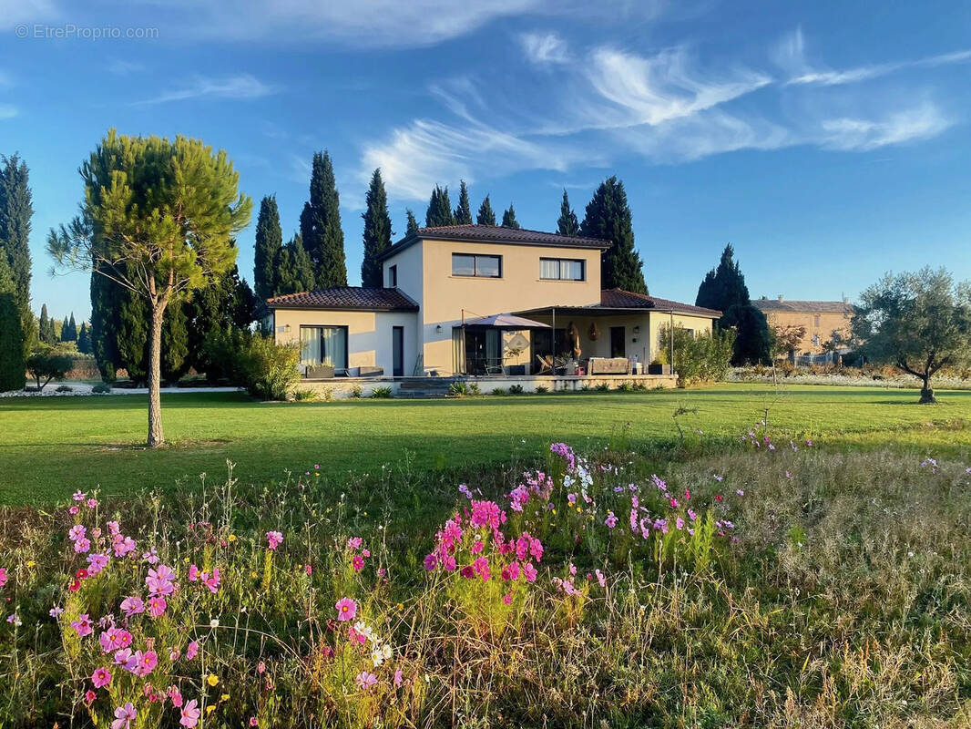 Maison à SAINTE-CECILE-LES-VIGNES