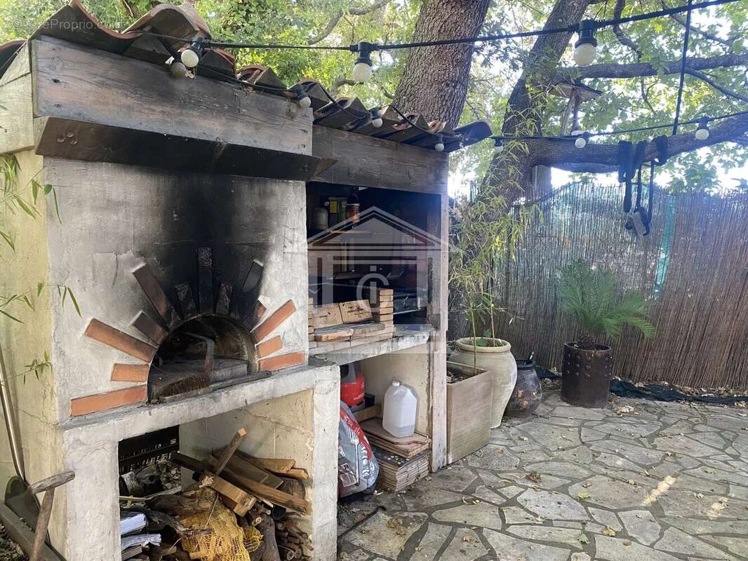 Maison à TOURRETTES