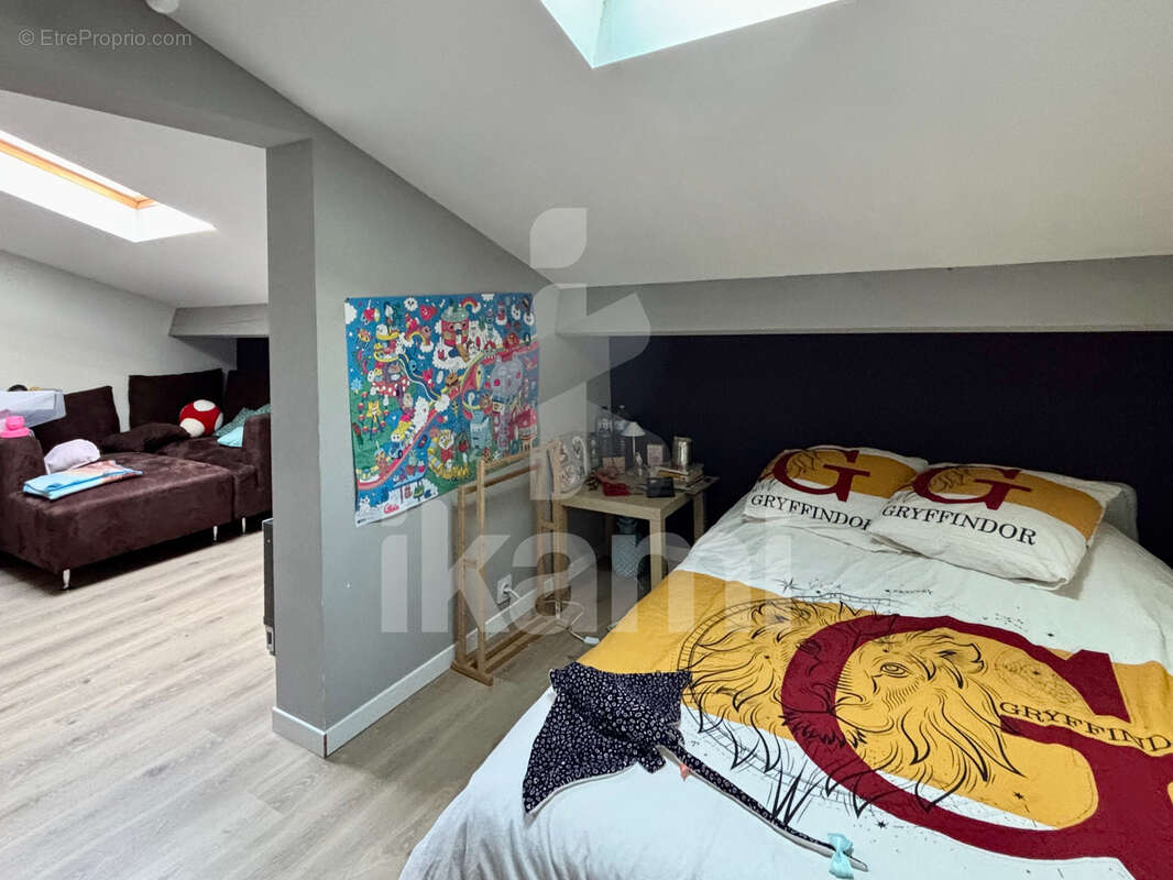 Maison familiale rénovée - vue dominante - piscine - studio - garages - photo 20