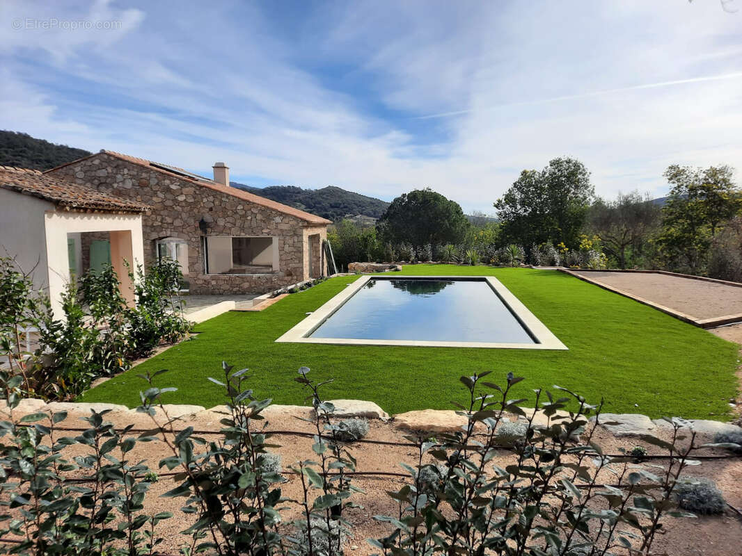 Maison à PLAN-DE-LA-TOUR