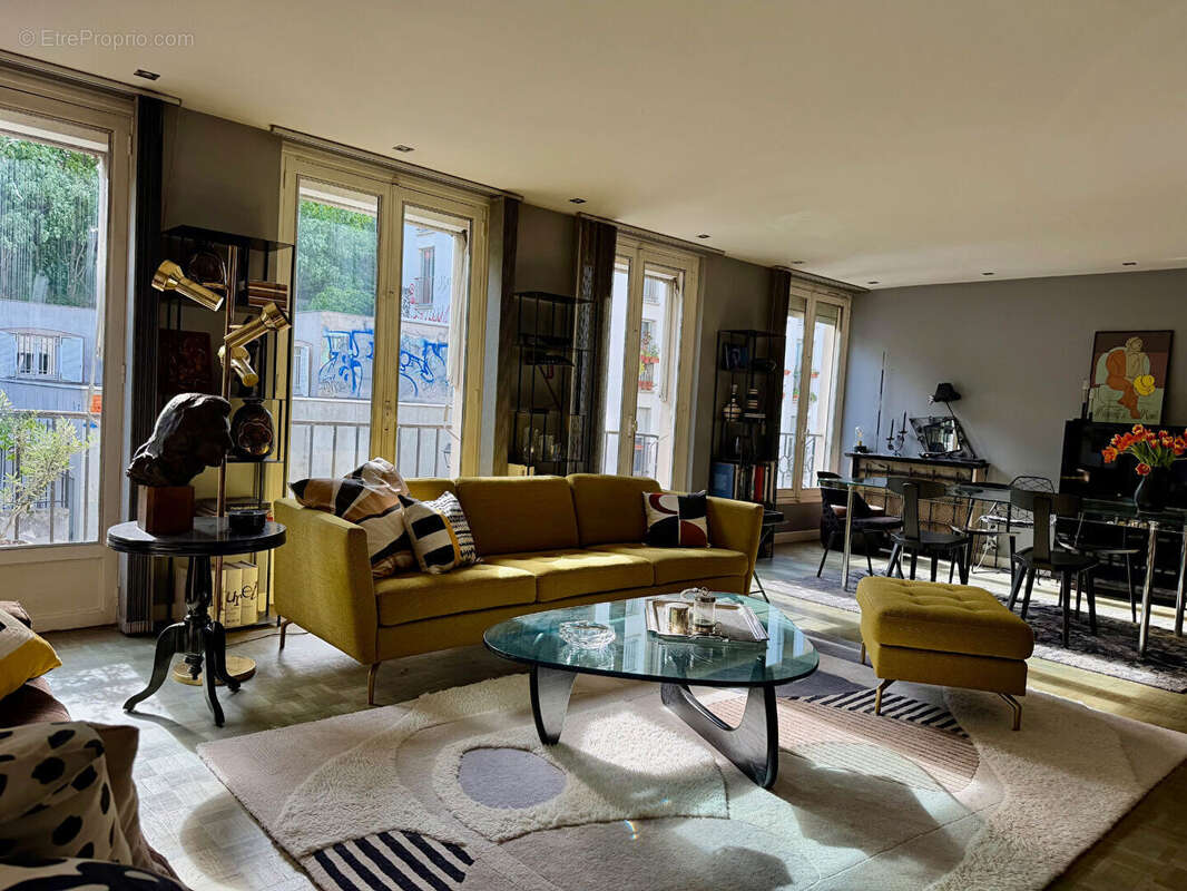 Appartement à PARIS-18E