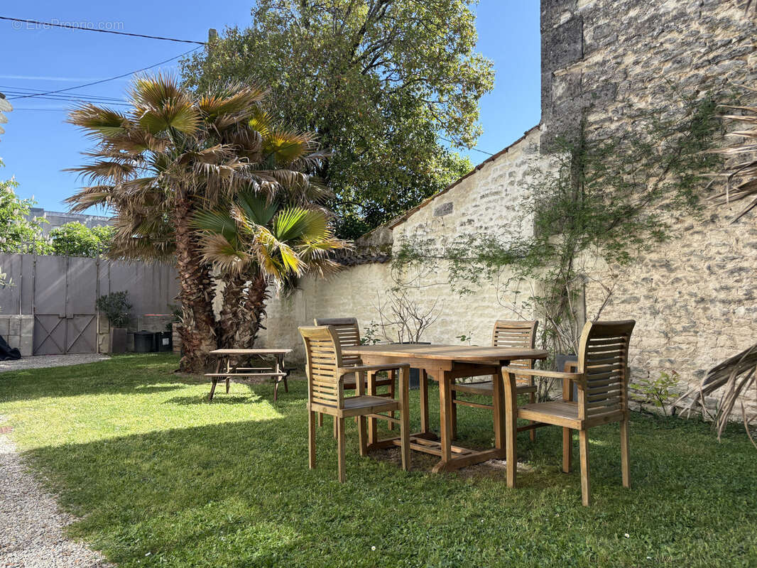 Maison à COGNAC