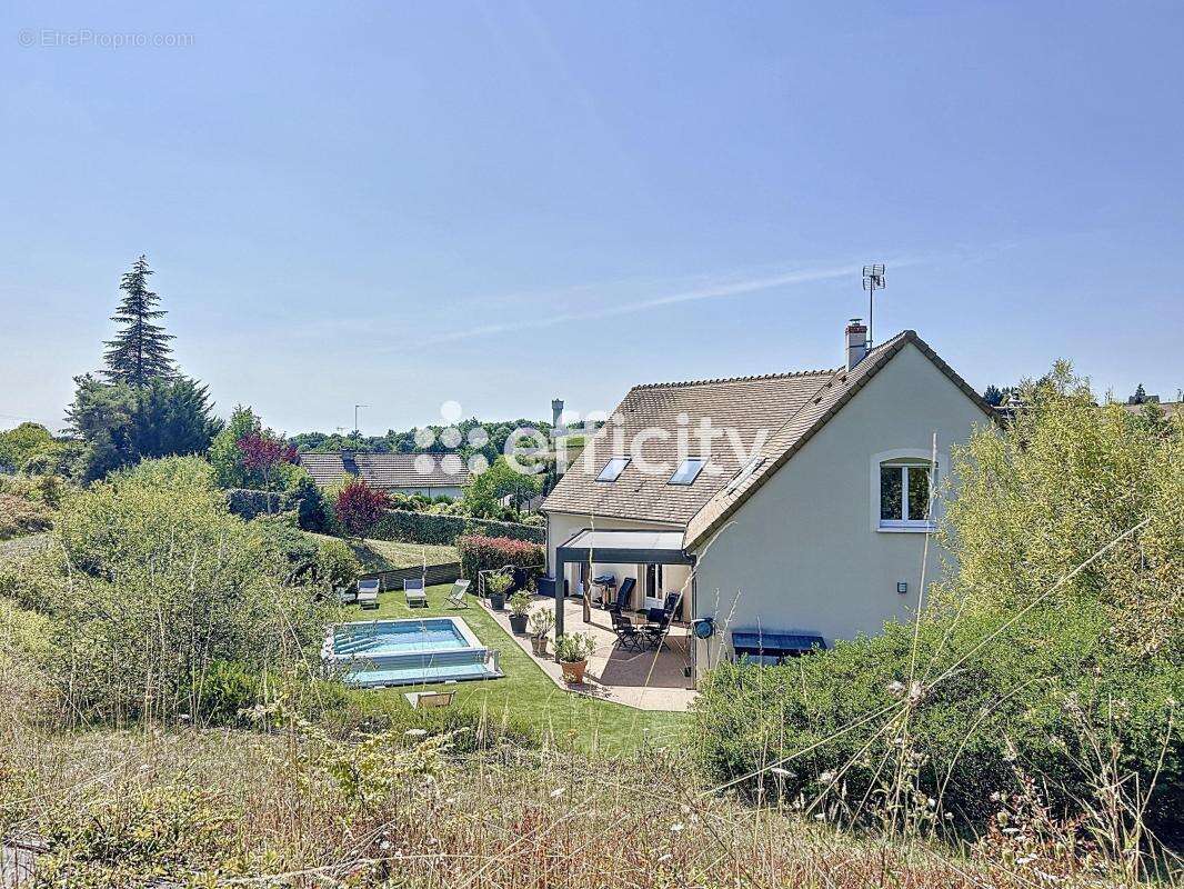 Maison à MONTRICHARD