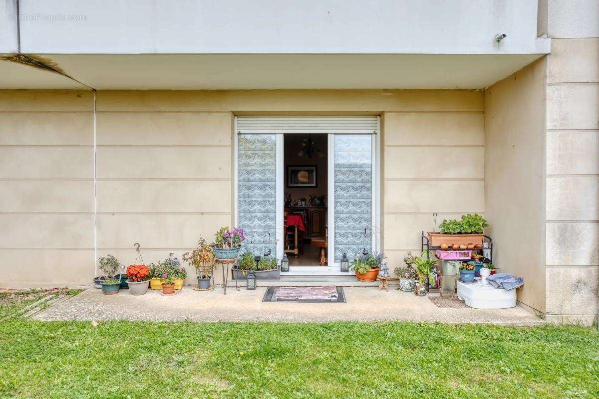 Appartement à VAL-DE-REUIL