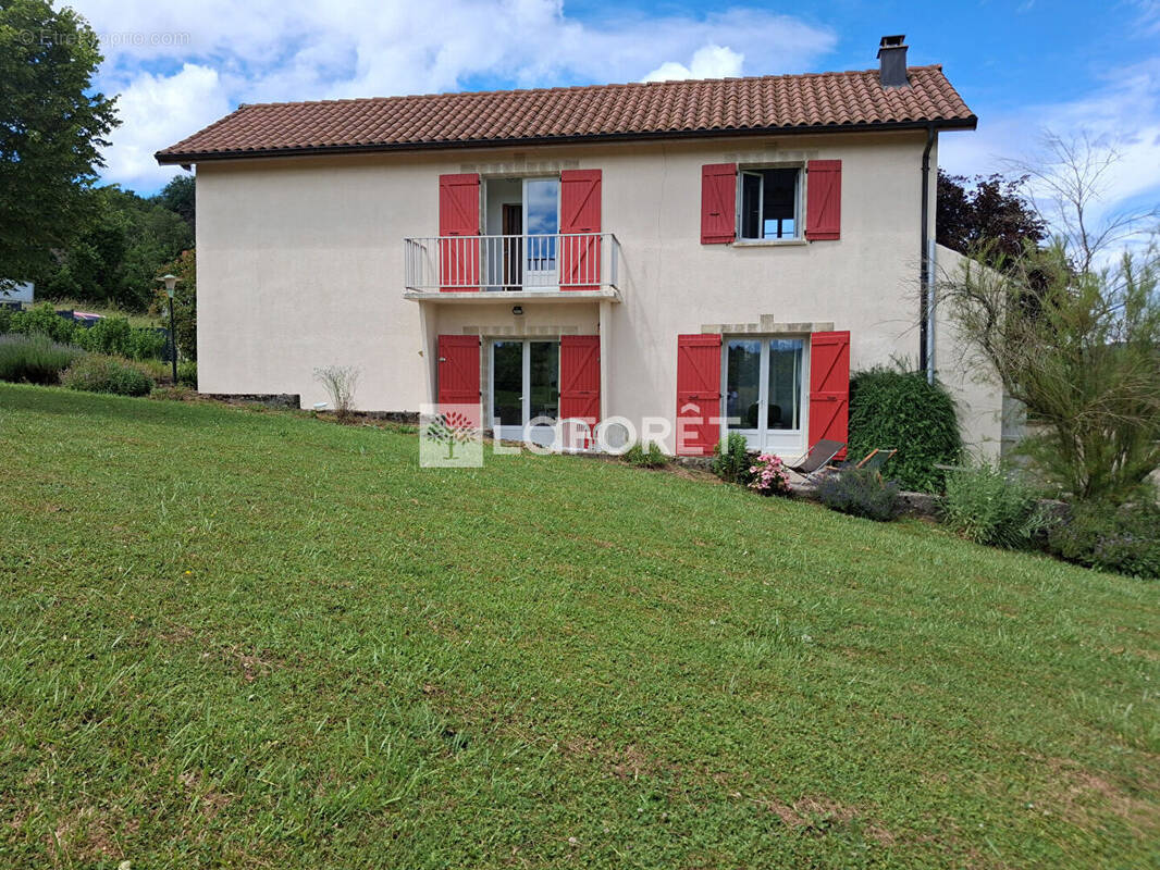 Maison à MONTFLEUR