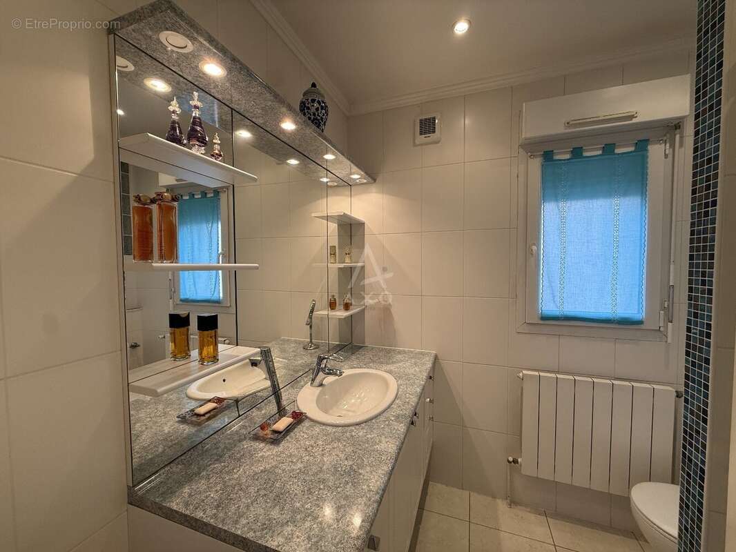 Exclusivité // moulins- les- metz // appartement // 110 m2 // 2 chambres // jardin // garage - photo 9