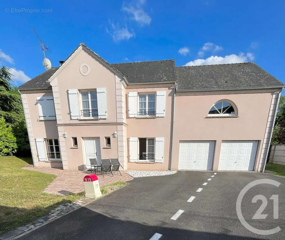 Maison à VULAINES-SUR-SEINE