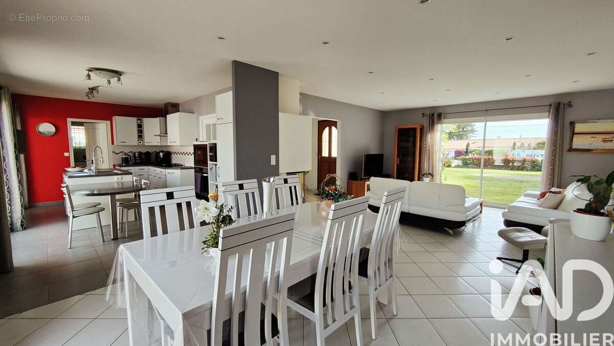 Maison 141 m² à Talmont-Saint-Hilaire  - photo 2