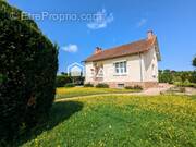 Photo 1 - Maison à SAINT-AUBIN-EN-CHAROLLAIS