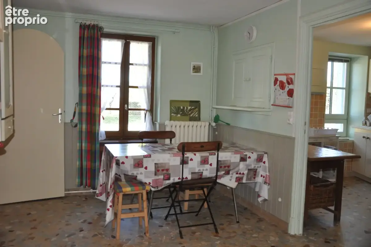 Belle maison de village, avec 2 chambres et terrain constructible de 2026 m2 - photo 7