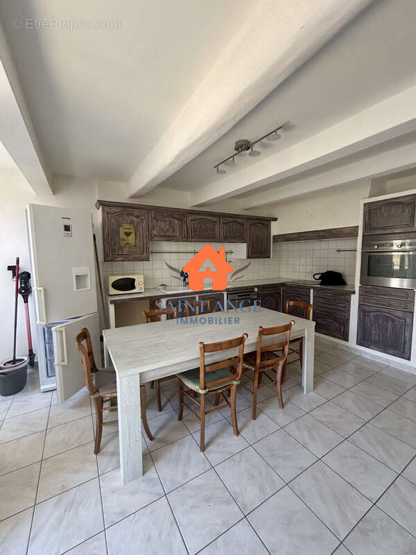 Appartement à COLLOBRIERES