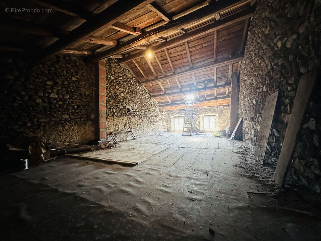 Maison à SAINT-GEORGES-D&#039;AURAC