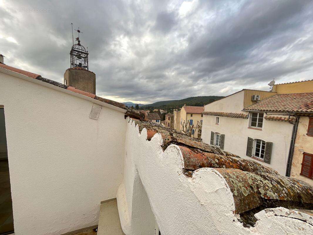 Appartement à VILLECROZE