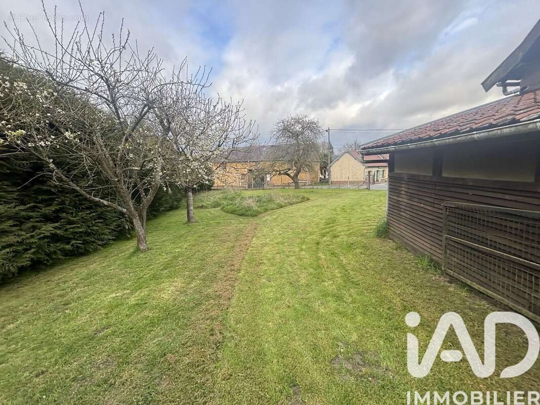 Terrain 1477 m² à Havernas  - photo 6