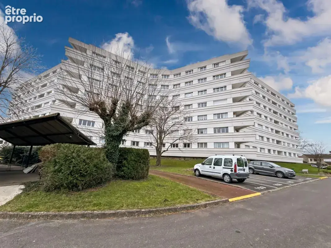  f1 meublé de 33,53 m² avec balcon, parking & cave — olivet - photo 11