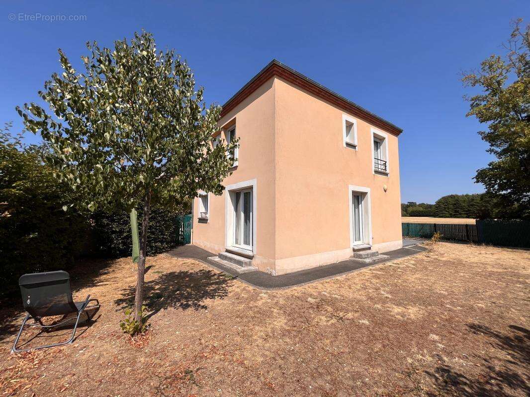 Maison À Vendre à 5 minutes d'Orléans centre - photo 17