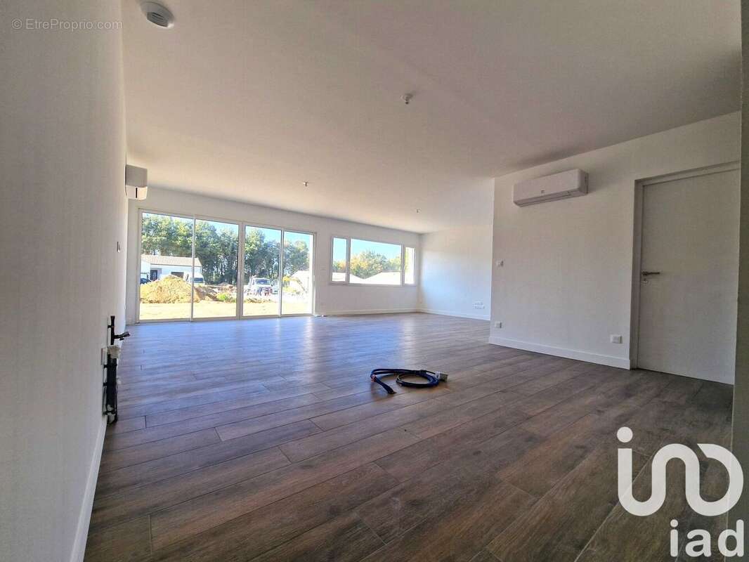 Photo 2 - Maison à MARTINET