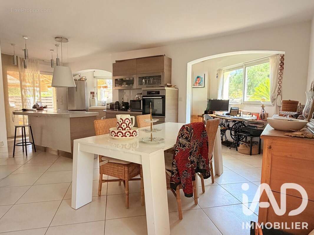 Maison 88 m² à Hyeres  - photo 9