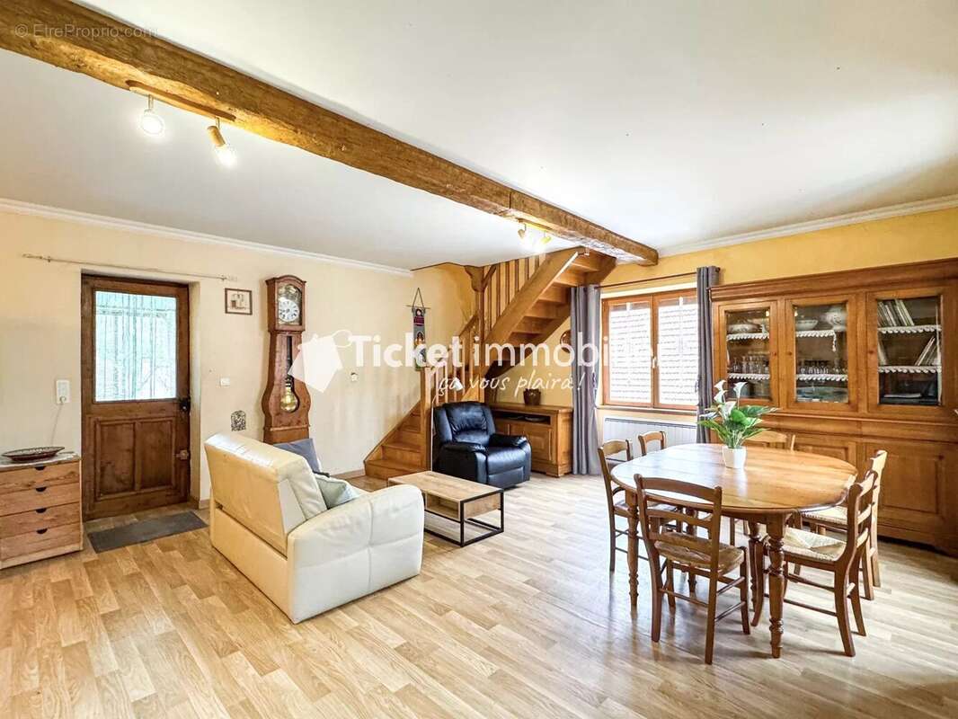 Maison à CANIAC-DU-CAUSSE