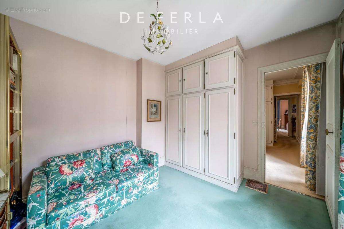 Appartement à PARIS-7E