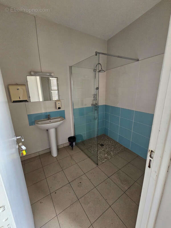 Commerce à FORT-DE-FRANCE