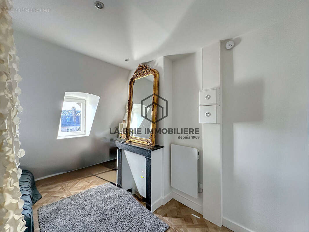 Appartement à PARIS-8E