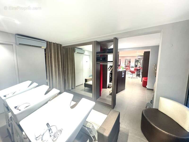 Commerce à LE CHESNAY