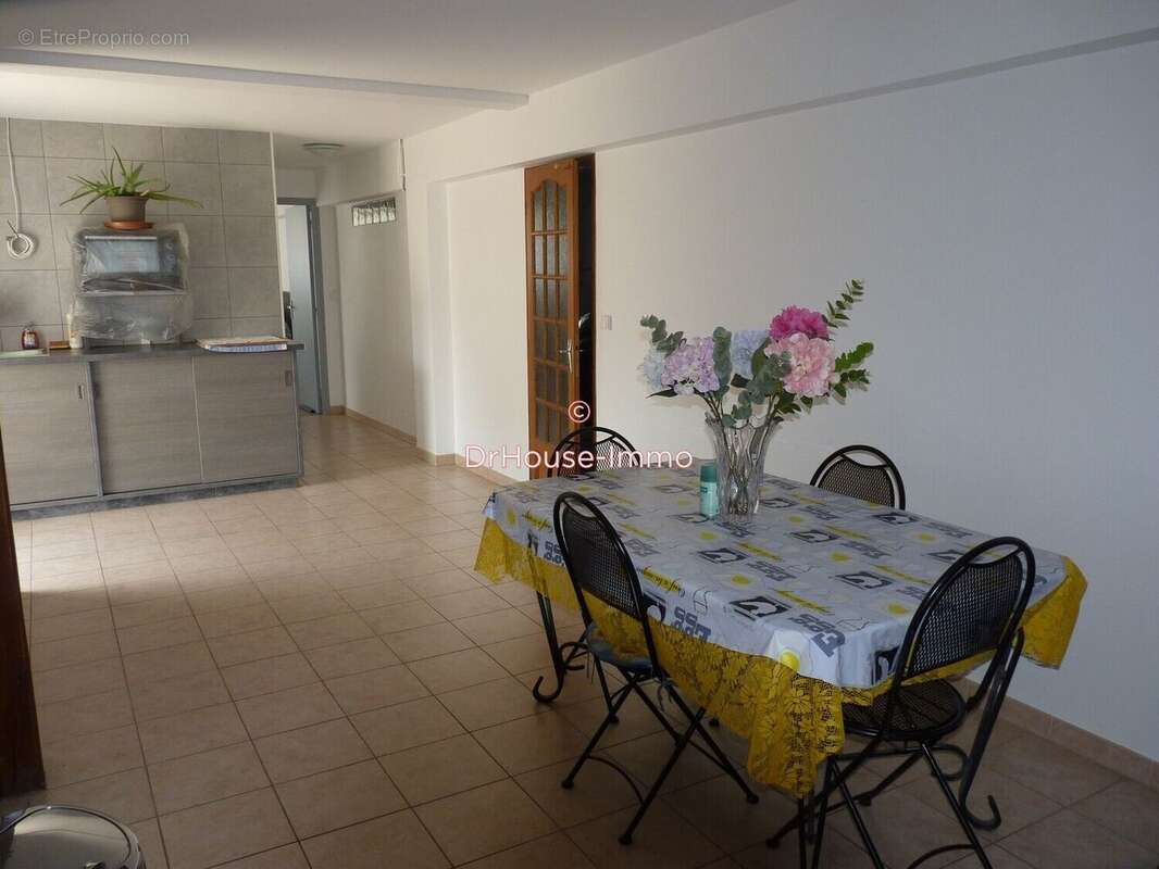 Maison 162 m² à Saint-Paul-De-Jarrat  - photo 9