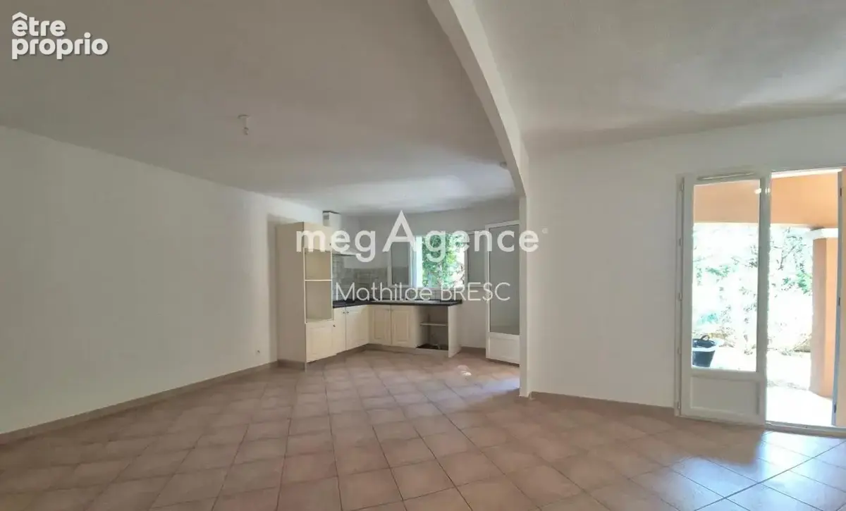 Maison 90m2, plain-pied, récente, terrain plat et arboré - photo 6