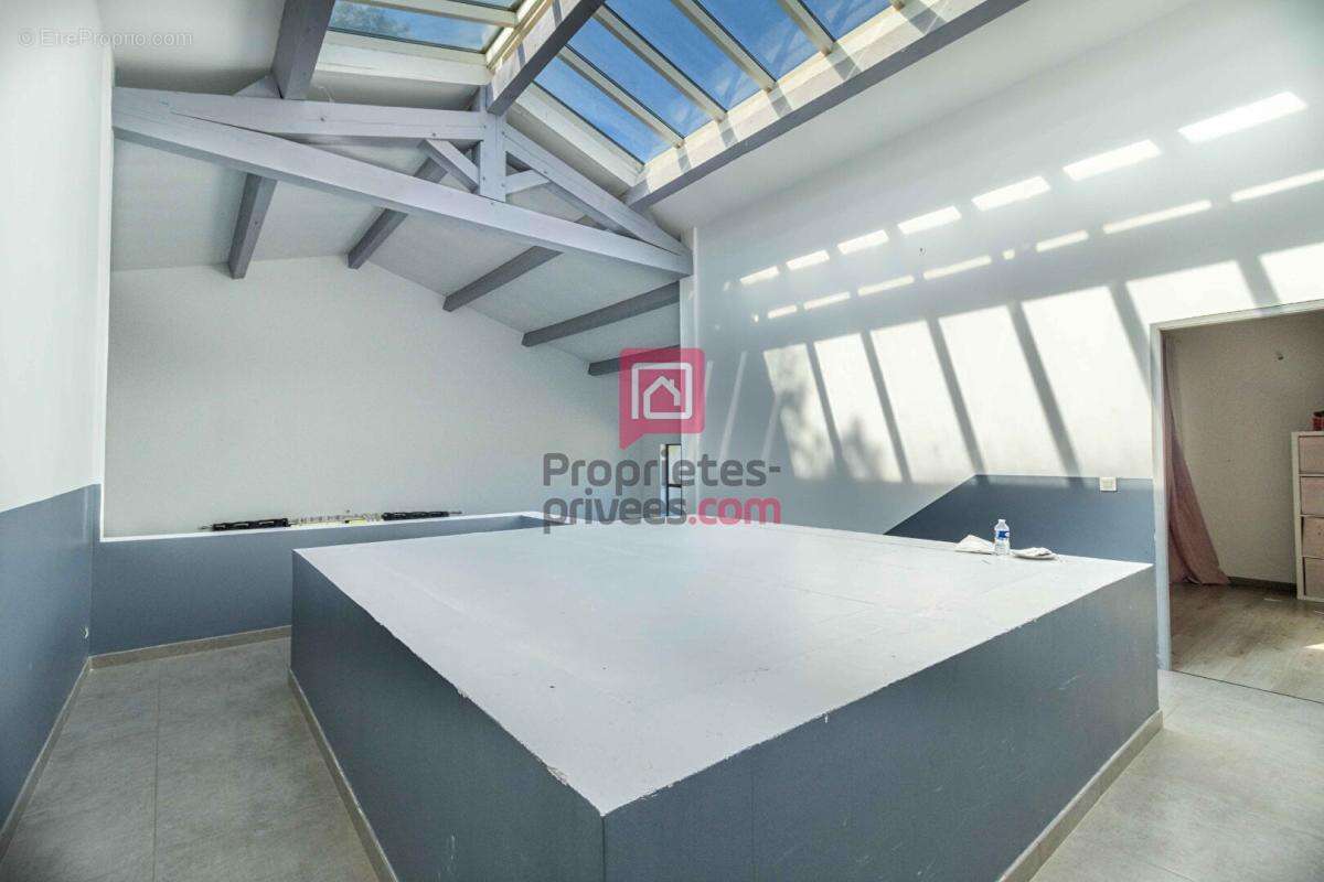 Villa avec piscine 4 chambres 240 m2, 1200m2 de terrain - photo 15