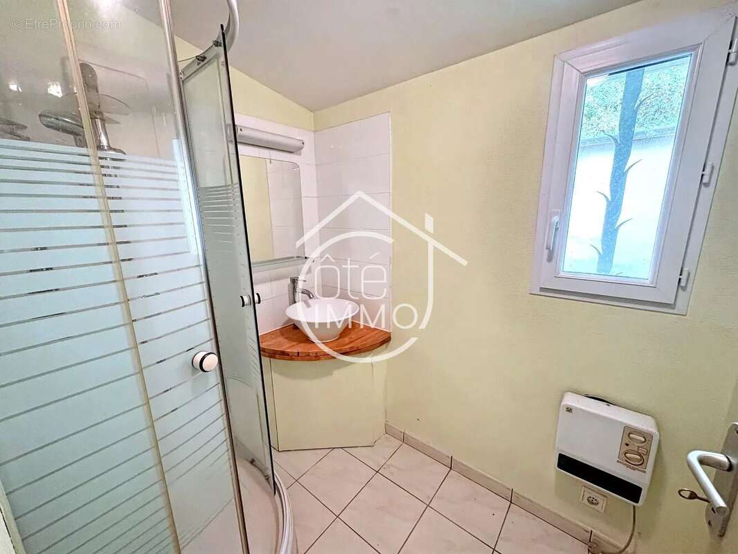 PRIGONRIEUX : Belle périgourdine rénovée 6 pièces de 210m² avec jardin - photo 7