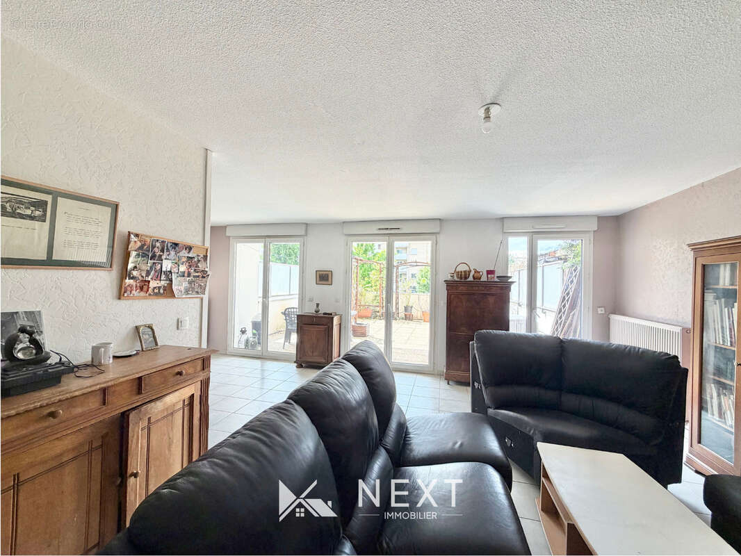 Appartement à SAINT-MARTIN-D'HERES