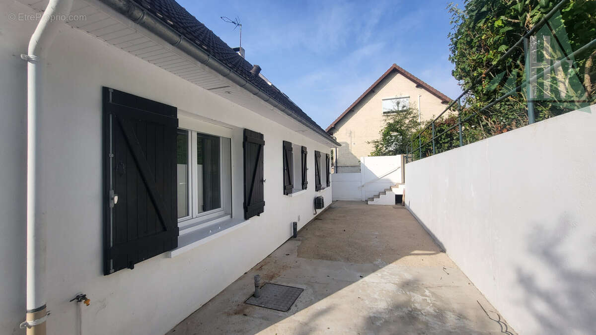 Maison à MONTEREAU-FAULT-YONNE