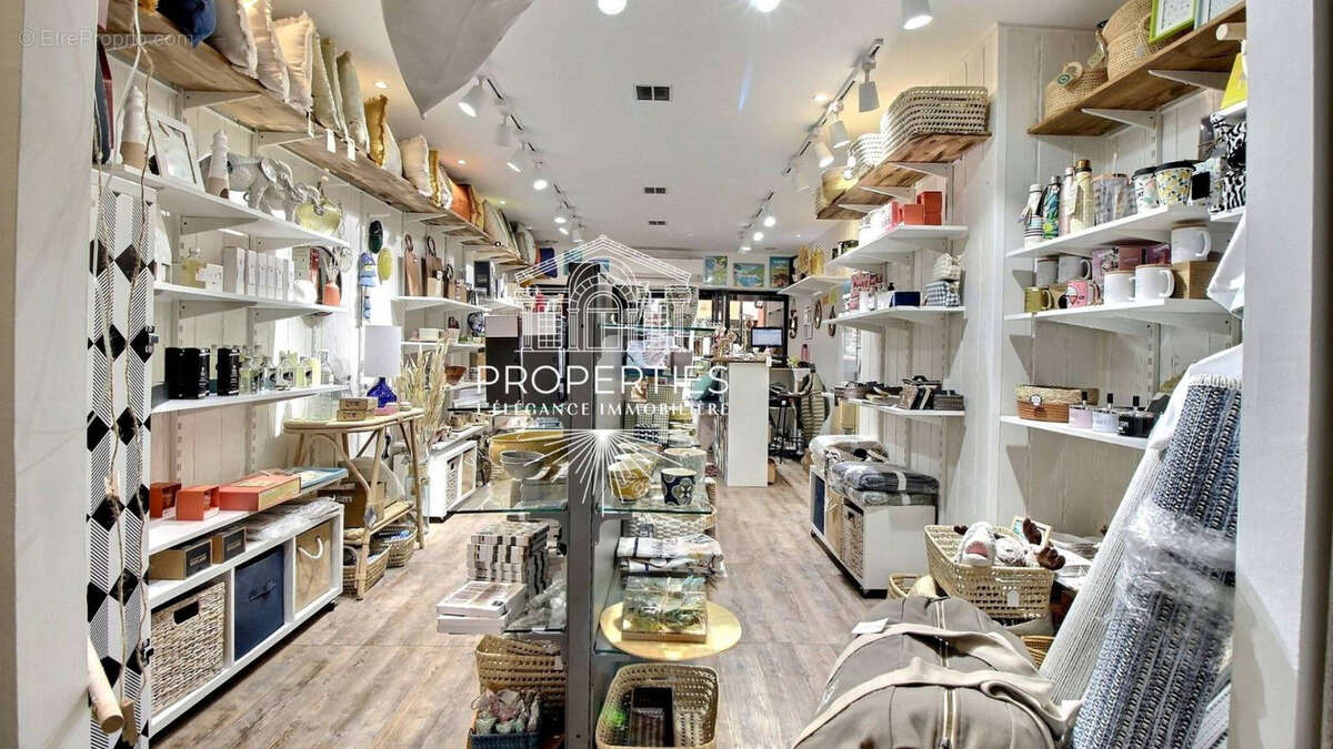 Commerce à LE LAVANDOU