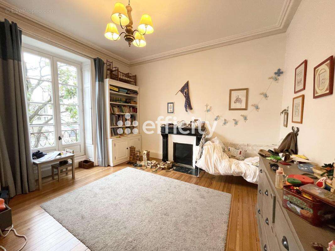Maison 255 m² à Nantes  - photo 8