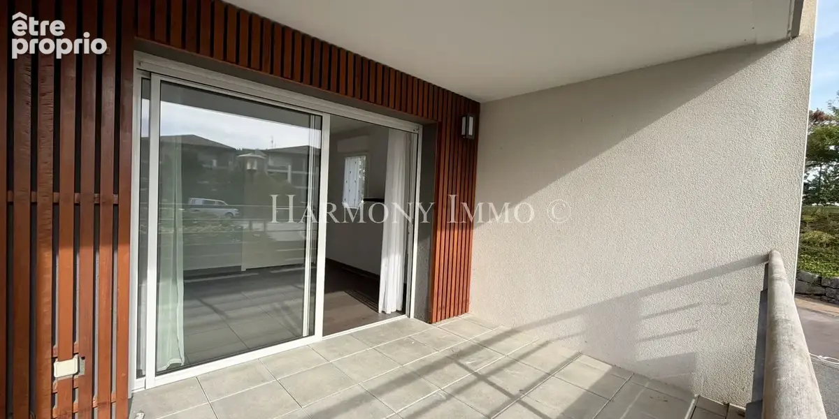 En exclusivité, T2 avec terrasse, parking, cave et local deux roues sécurisé - photo 2