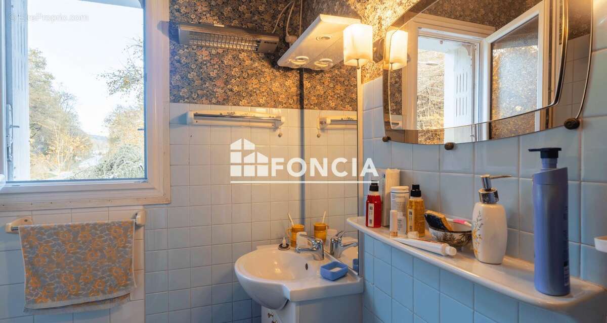 Maison à CHAMPCEVINEL