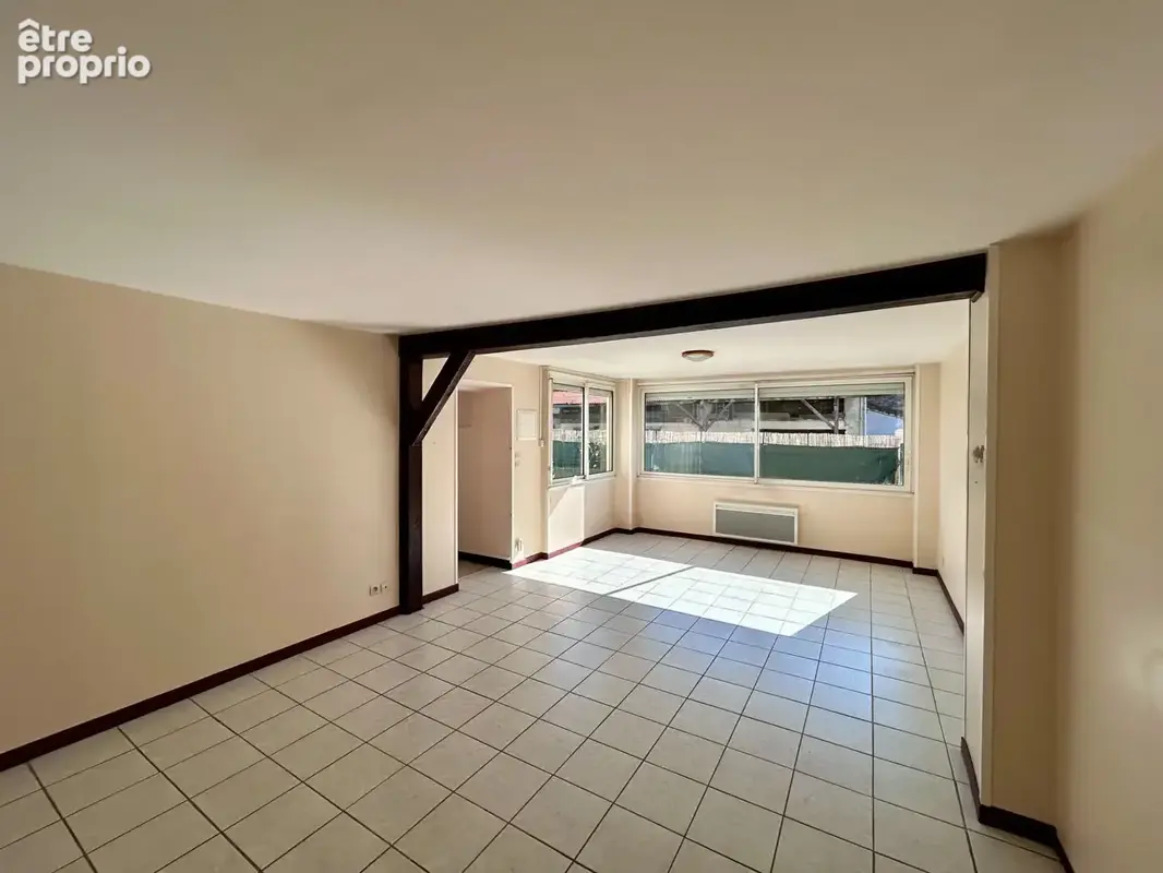 La Crèche centre, maison de ville 112 m², 3 chambres, cour - photo 2
