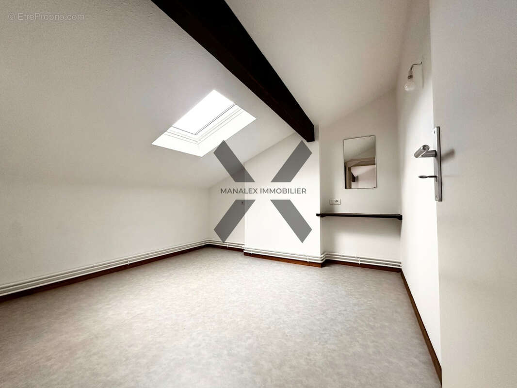 Appartement à LE COTEAU