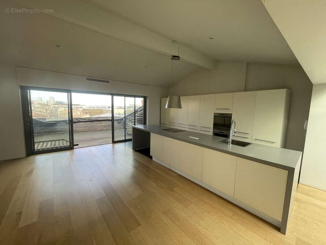 Appartement 107 m² à Bordeaux  - photo 2