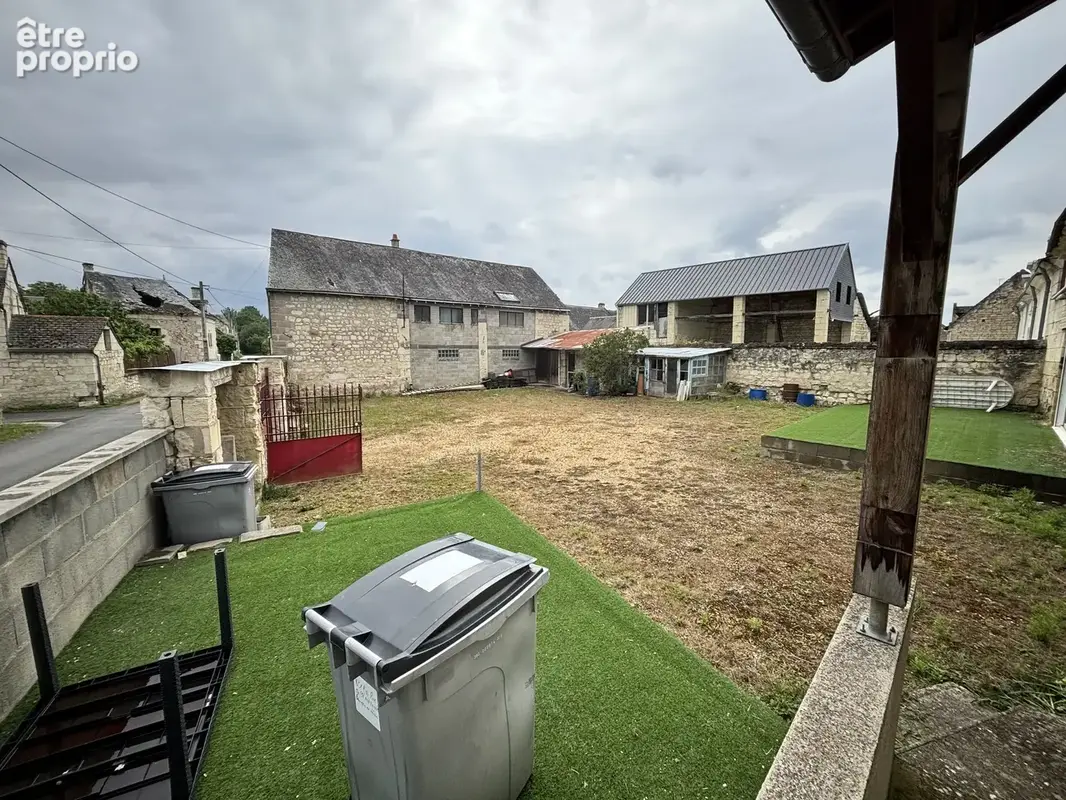 Ensemble immobilier composé de deux gîtes situés sur la commune de Savigny-en-Véron - photo 6