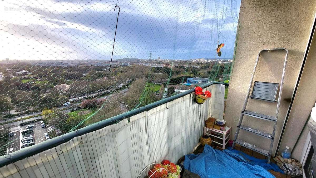 Appartement à VILLENEUVE-LA-GARENNE